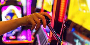 rw777 Classic 3-Reel Slot Machine မြန်မာကစားသမားများအတွက် Jackpot Spin မြင်ကွင်း